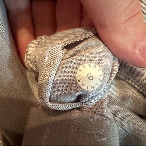 Lululemon Power Pose Tank Top in Wee Are From Space Ice Grey Alpine White Sz 6 - Picture 7 of 7
